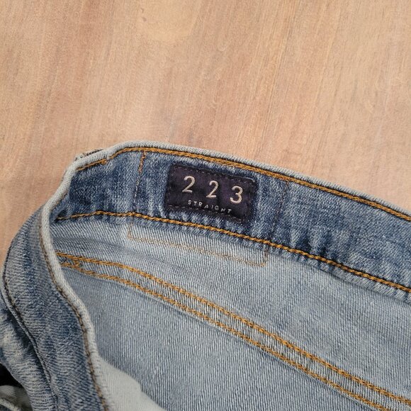 Lucky Brand Women’s 223 Straight Jeans 36x32 Medium Wash Stretch Denim - Picture 3 of 10